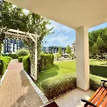 Cozy 1-bedroom In Royal Bay Apartamento