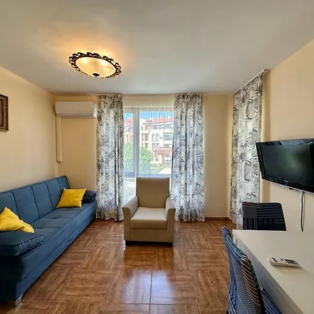 Apartment Cozy 1-bedroom In Royal Bay