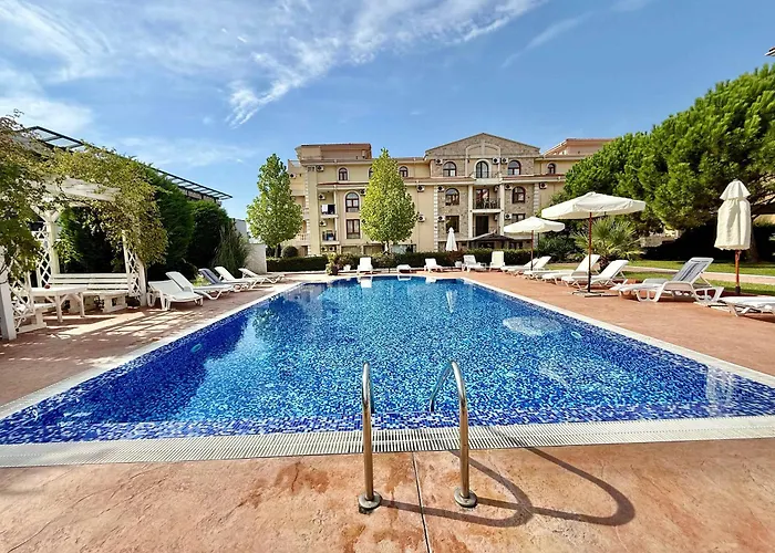 Cozy 1-bedroom In Royal Bay Apartment Sveti Vlas